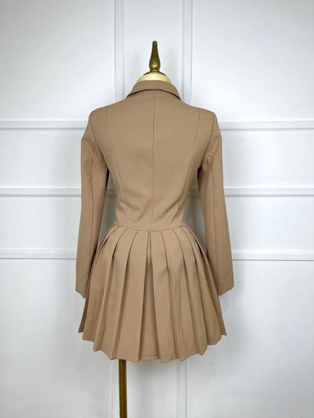 Vestido moka tipo blazer con plisado