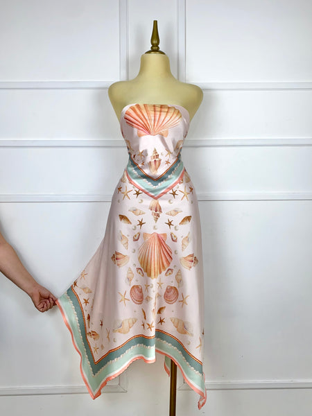 Vestido rosa asimétrico estampado conchas