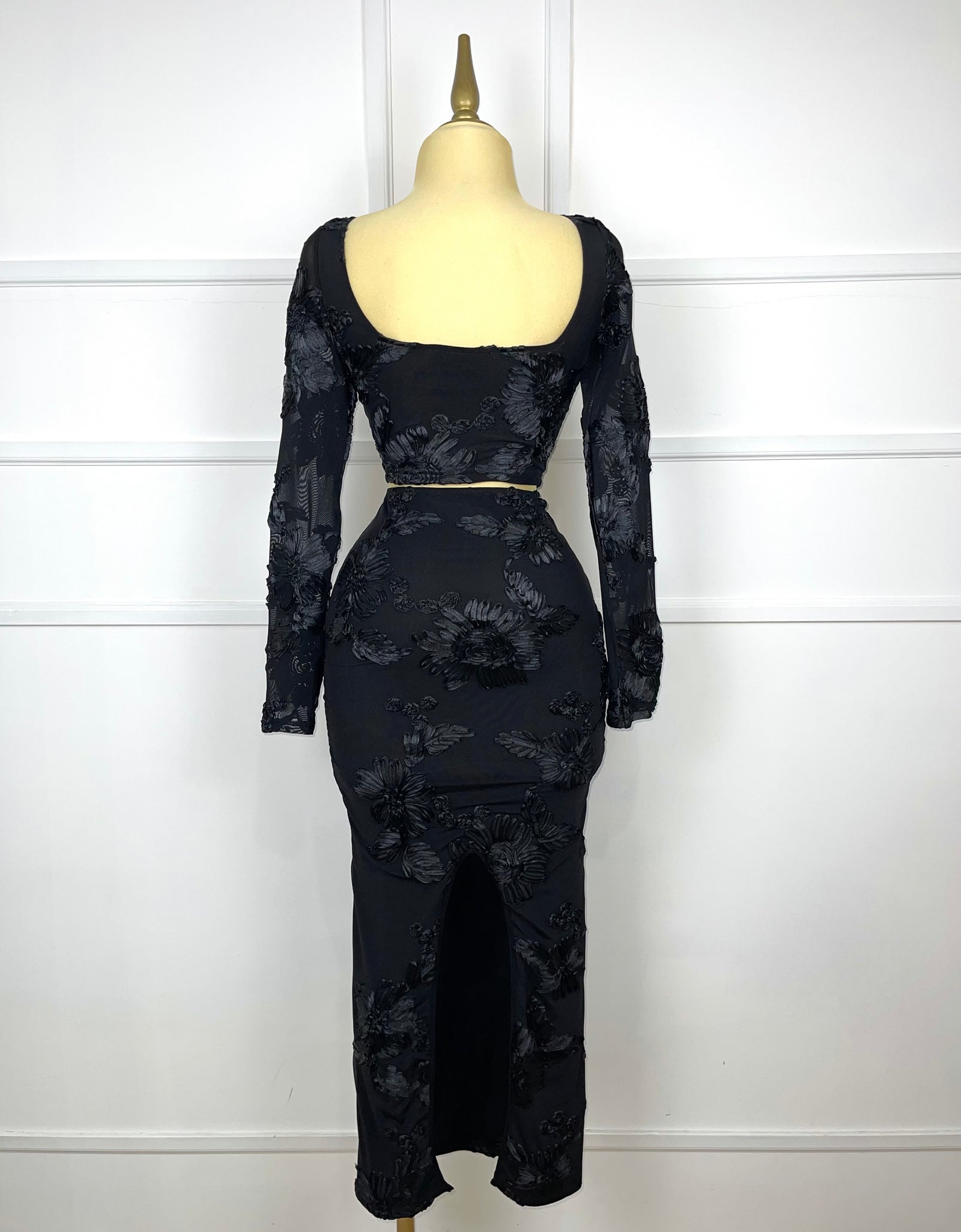 Set negro con flores