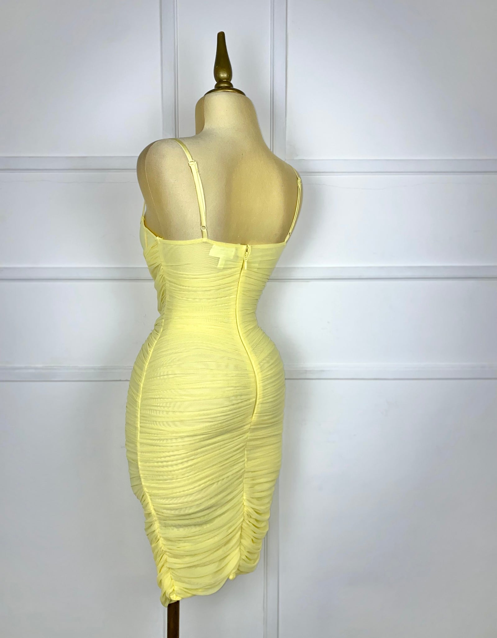 Vestido amarillo transparencia drapeado