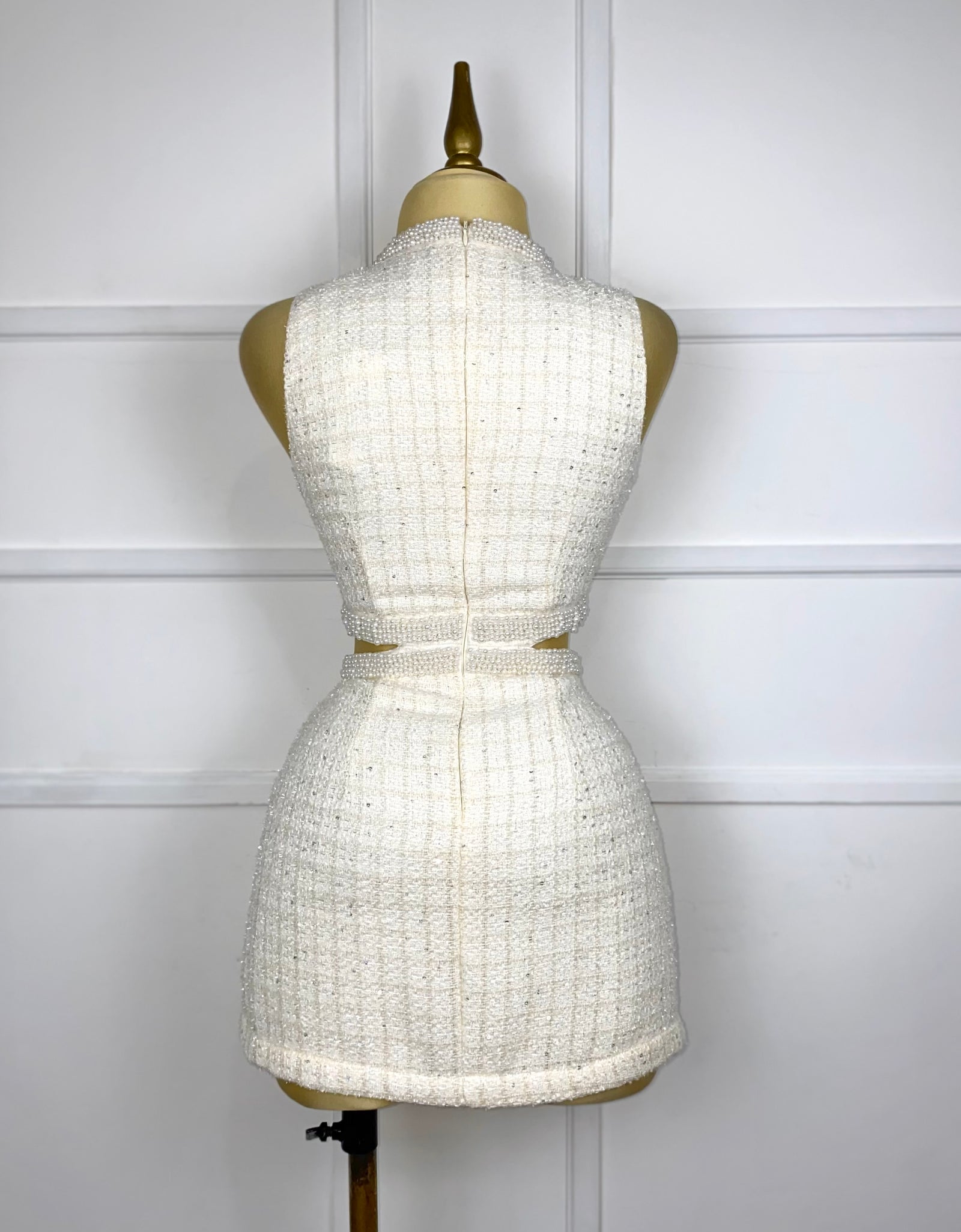 Vestido tweed beige con perlas