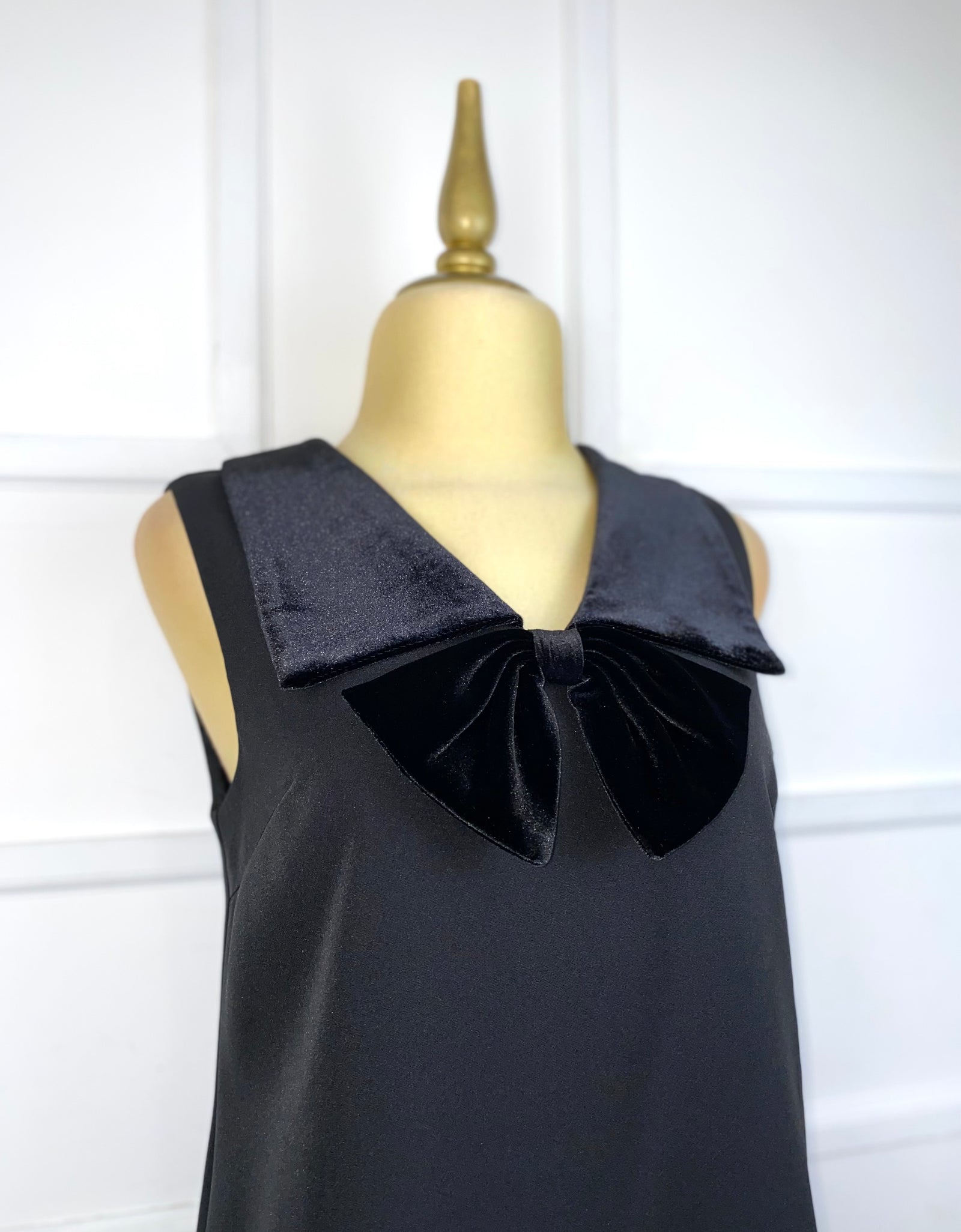 Vestido negro moño gamuza