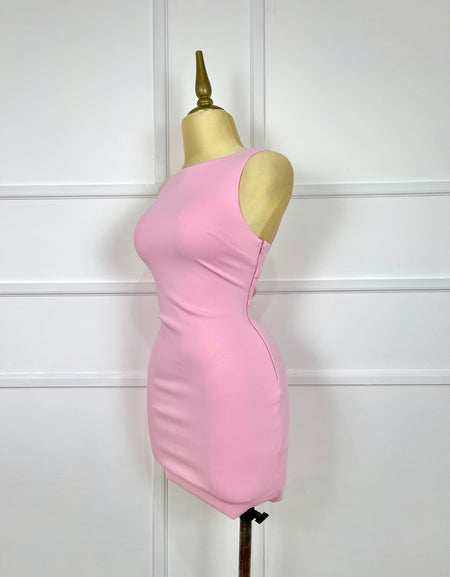 Vestido rosa pastel con nudo en espalda