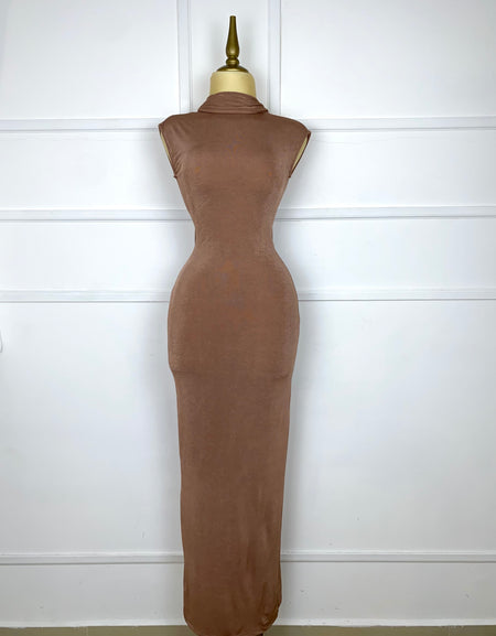 Vestido café largo stretch con listones
