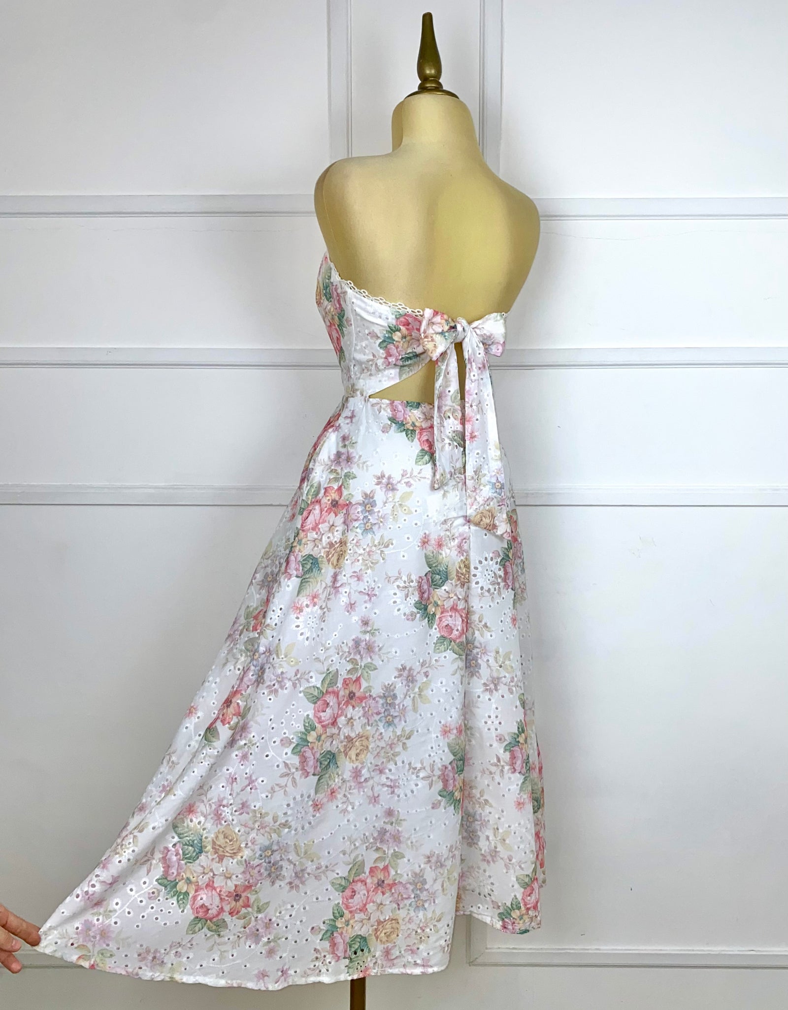 Vestido blanco guipur con flores