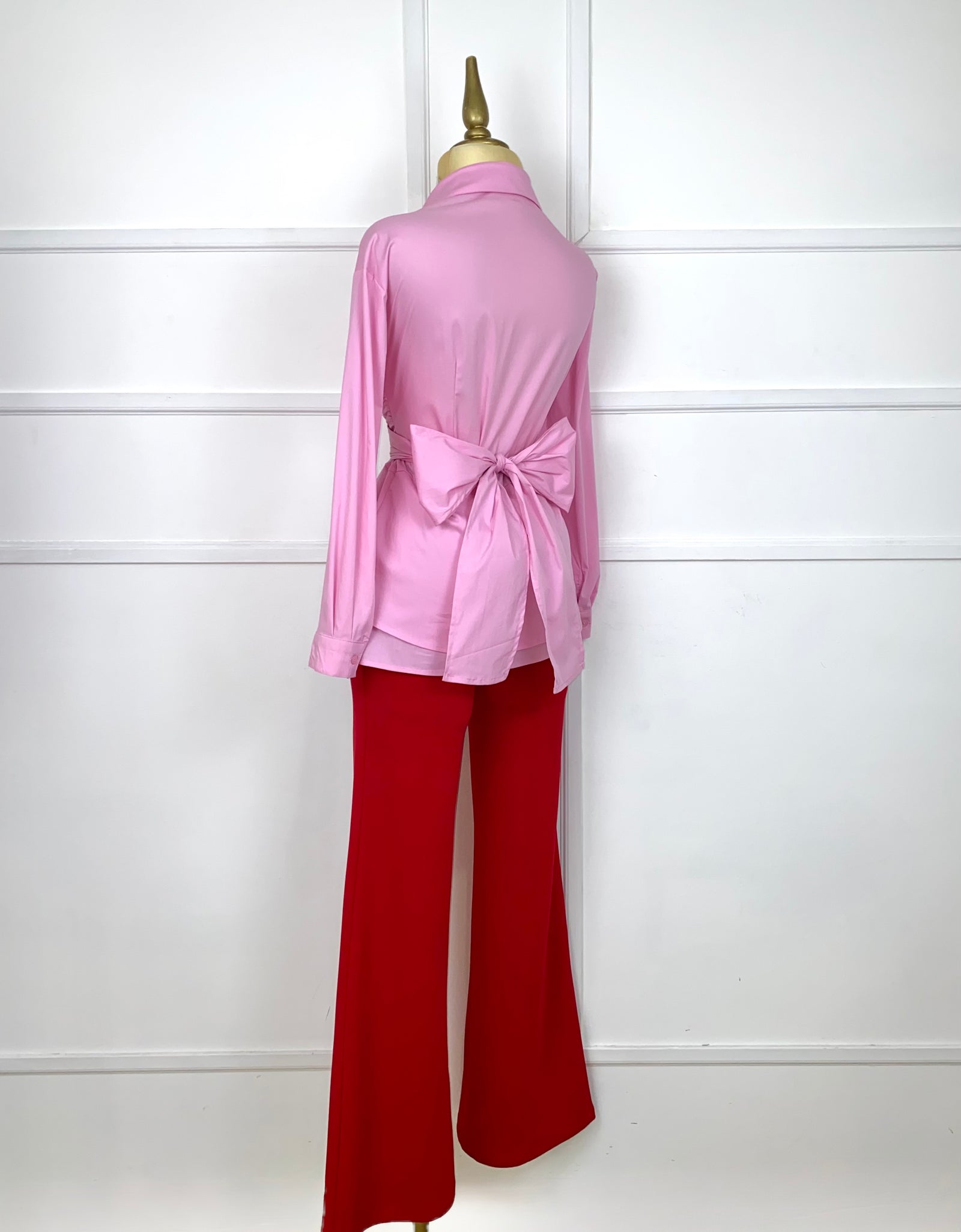 Camisa rosa con listones