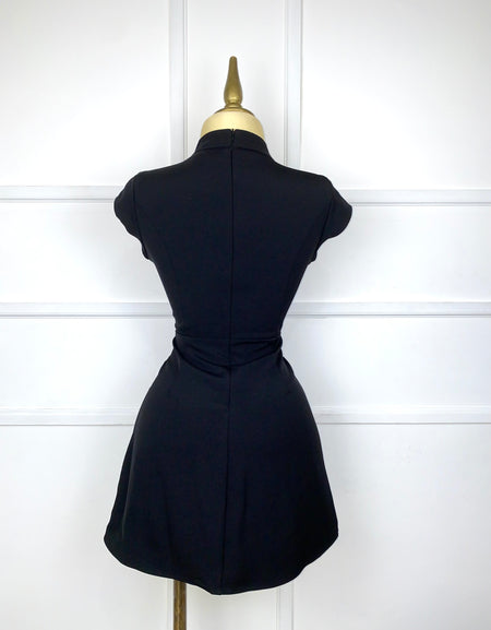 Vestido negro corto liso