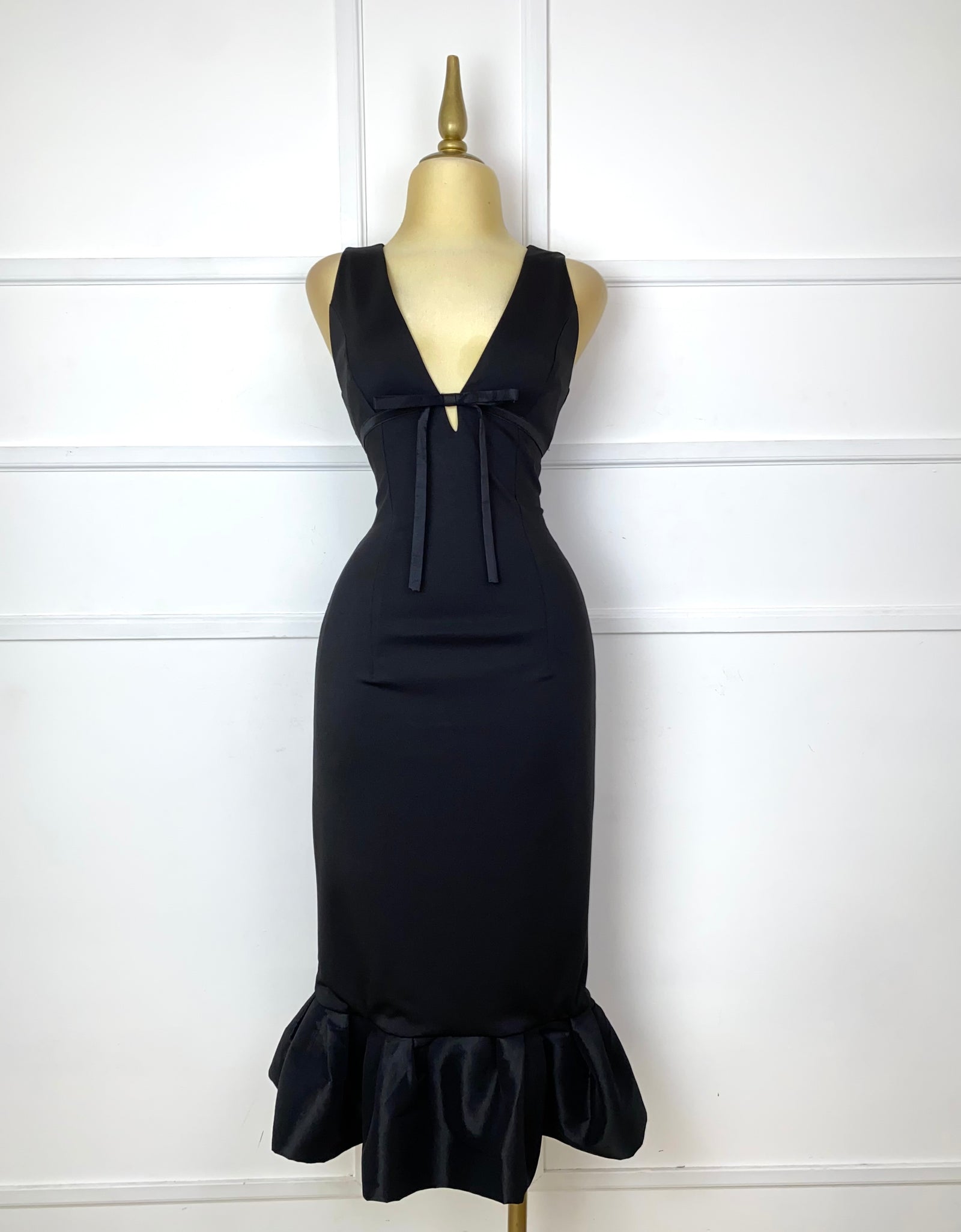 Vestido midi negro con moño