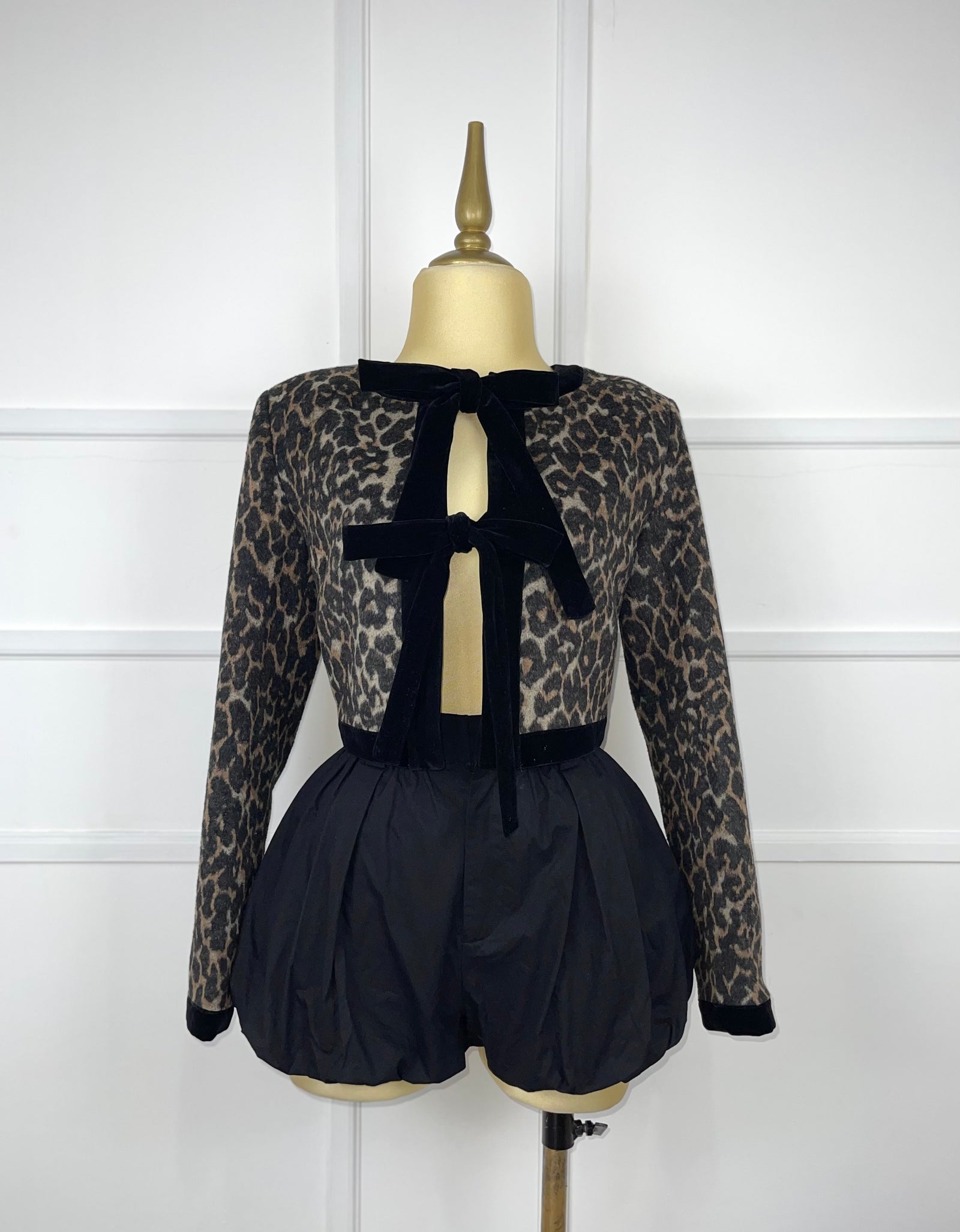 Blazer afelpado animal print con gamuza