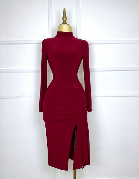 Vestido tinto stretch con olán