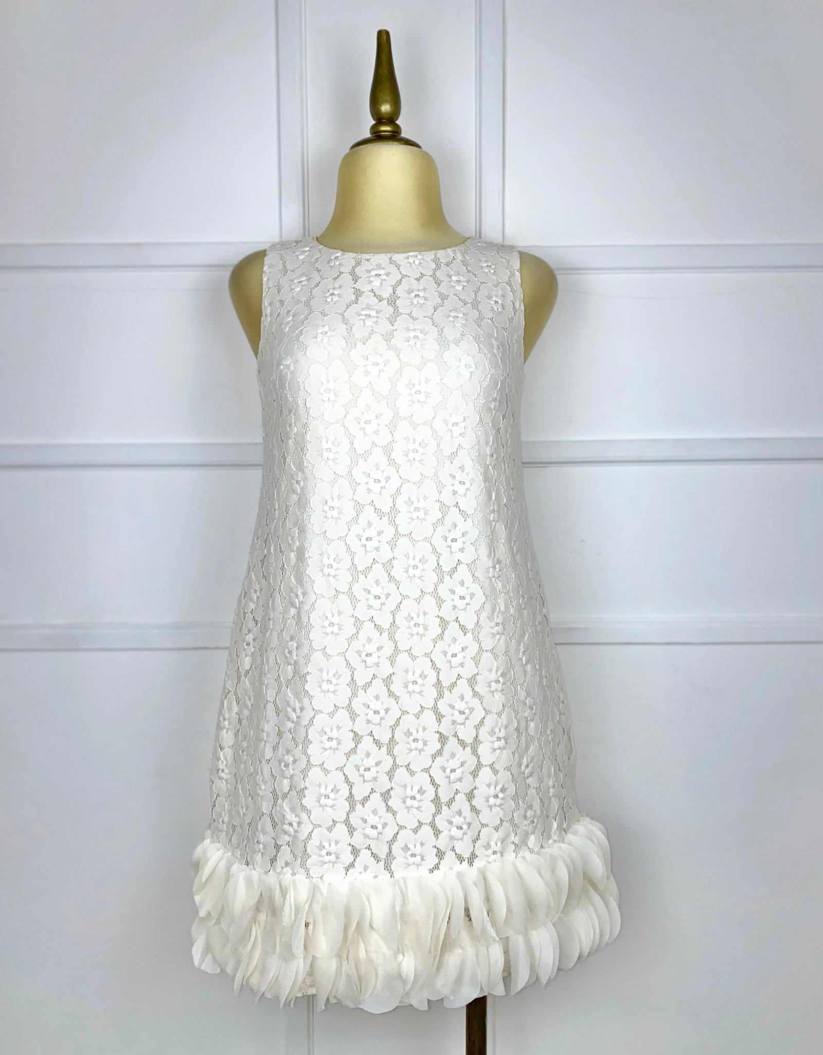 Vestido beige de encaje