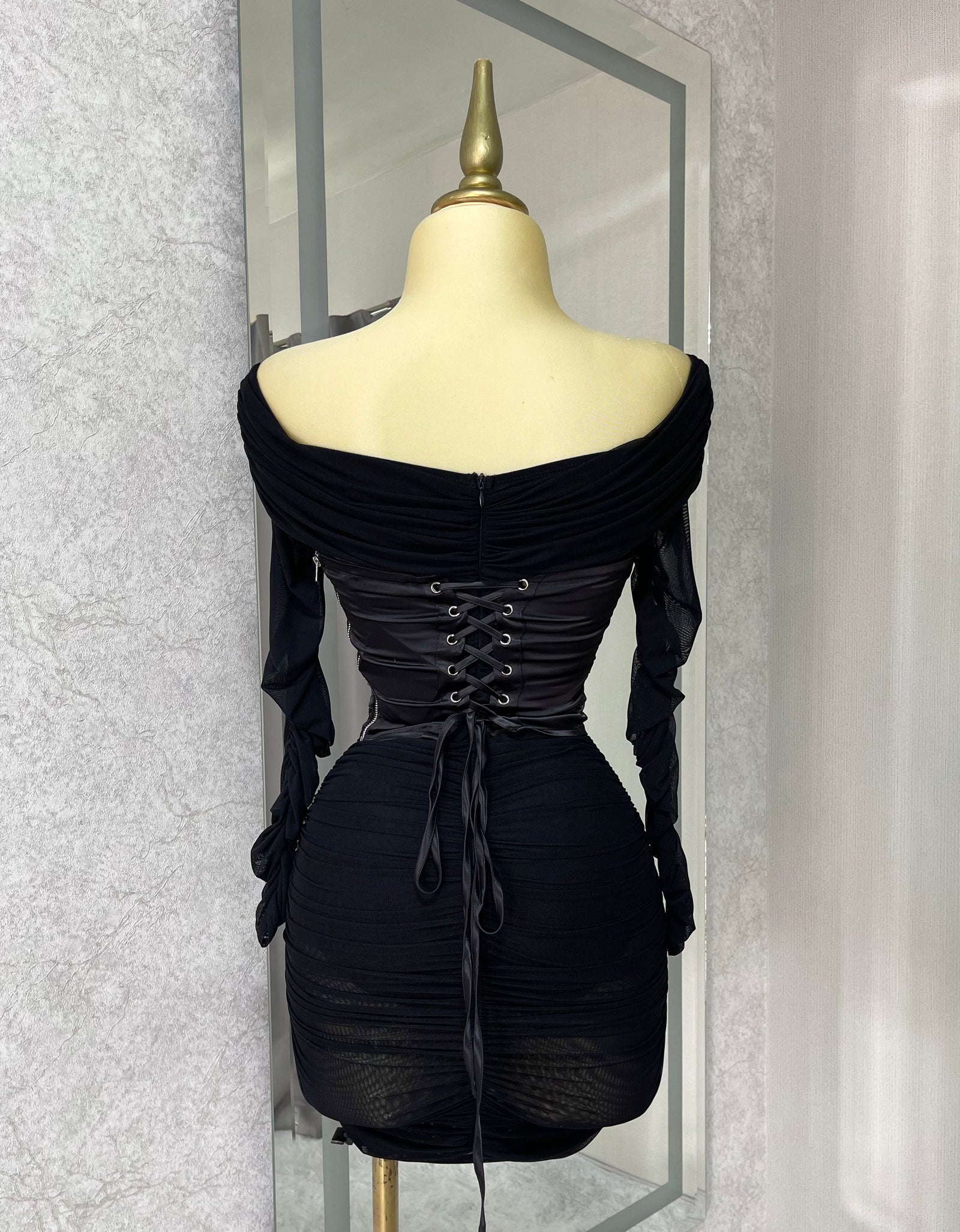 Vestido transparencia tipo bodysuit con corset