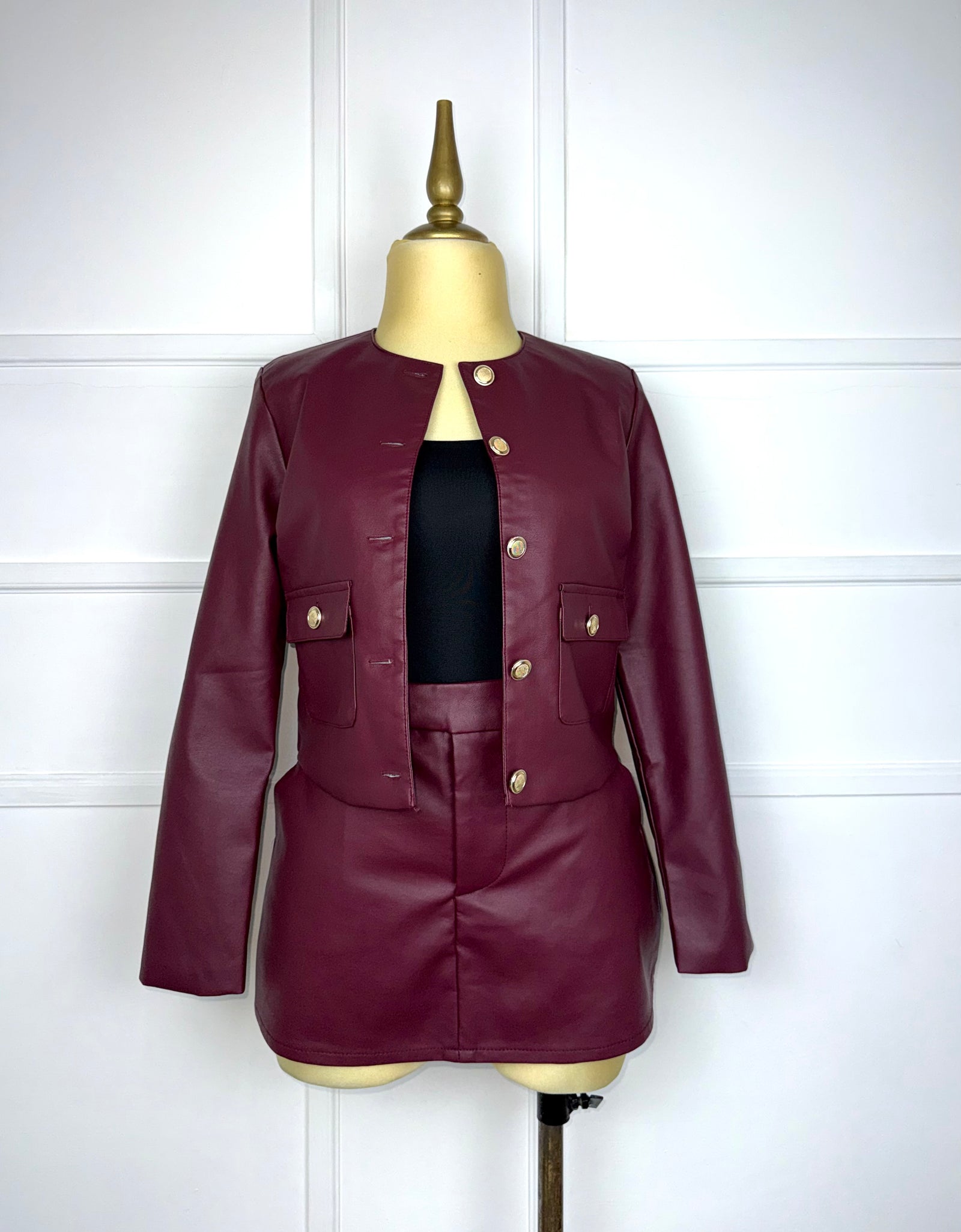 Set tinto vinipiel botones dorados