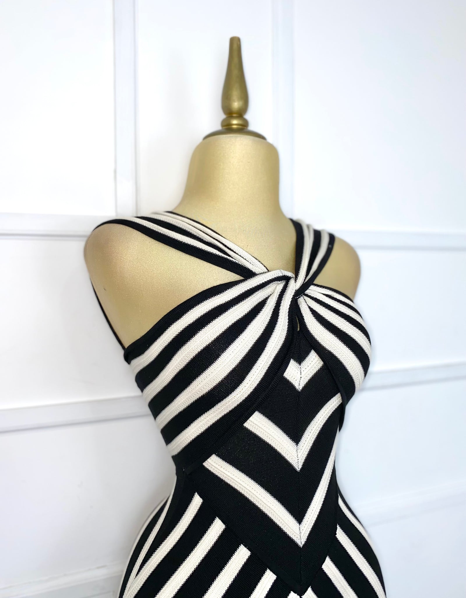 Vestido largo tejido blanco y negro