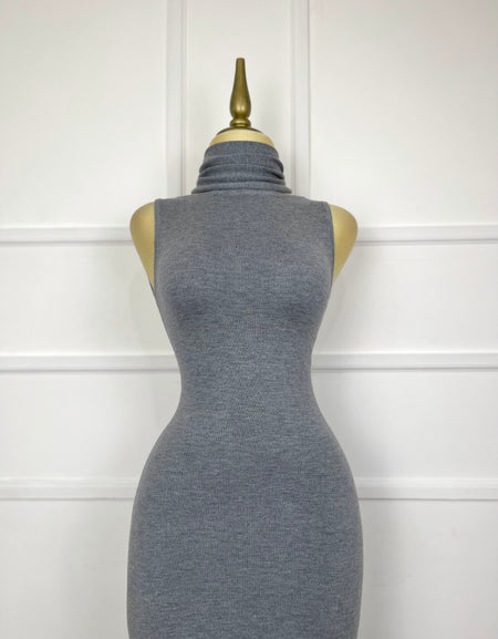 Vestido gris de punto