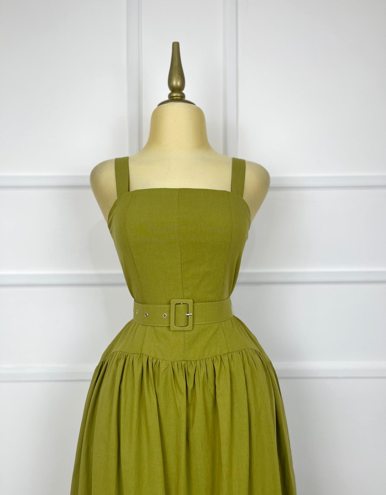 Vestido verde con cinto