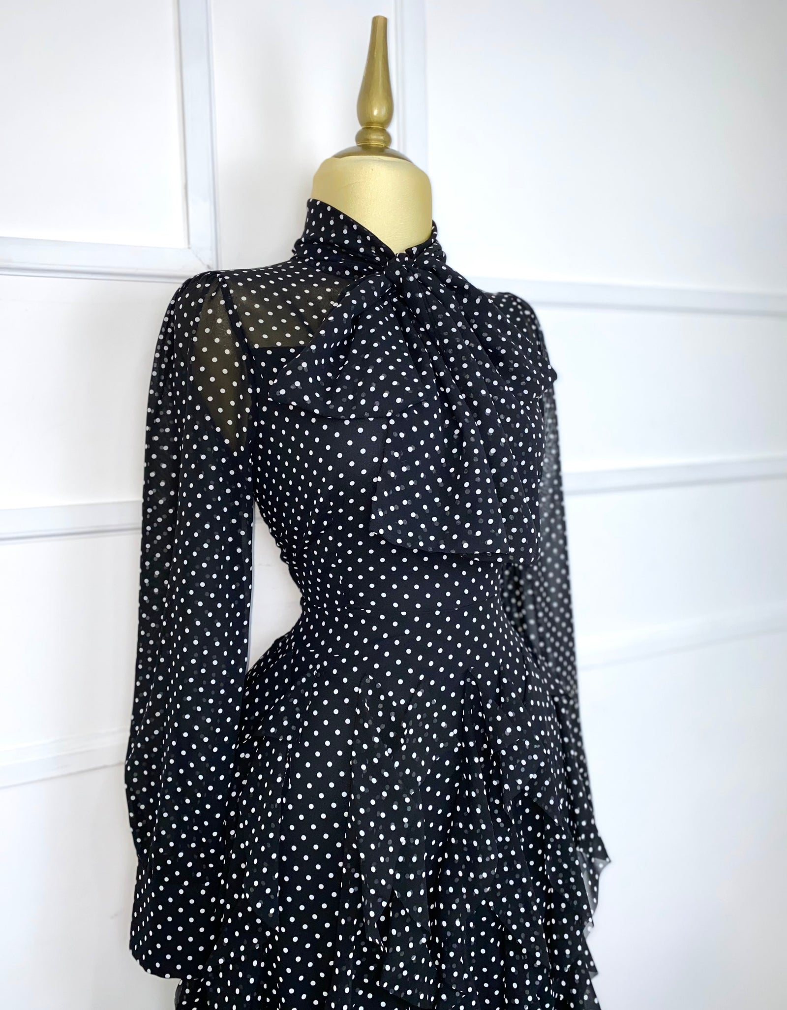 Vestido polka dots con olanes