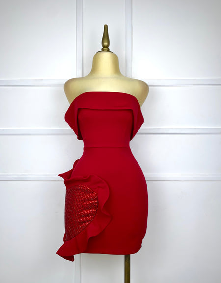Vestido rojo con corazón de pedrería
