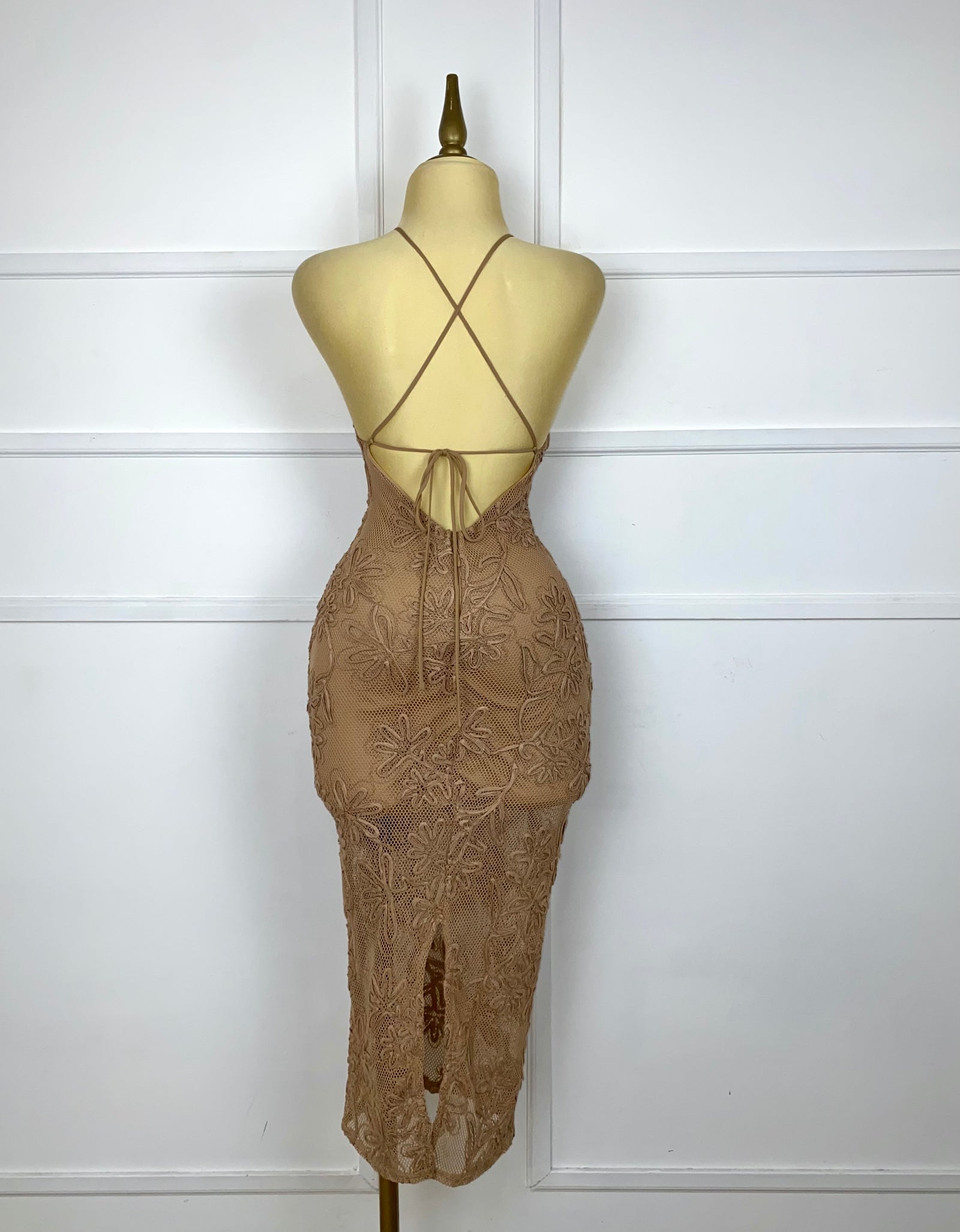 Vestido midi café tejido