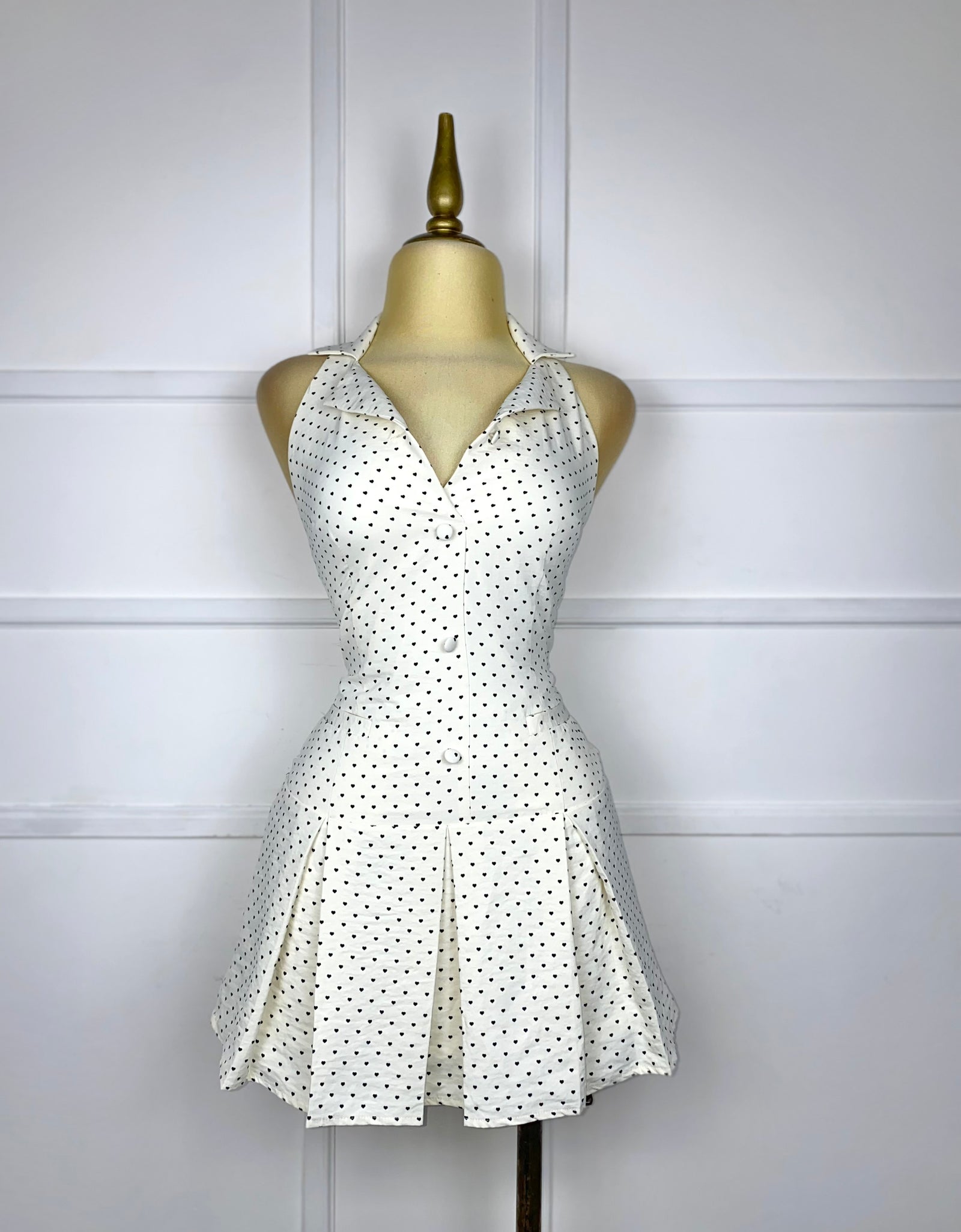 Vestido beige estampado corazones