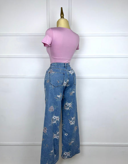 Pantalón mezclilla con flores