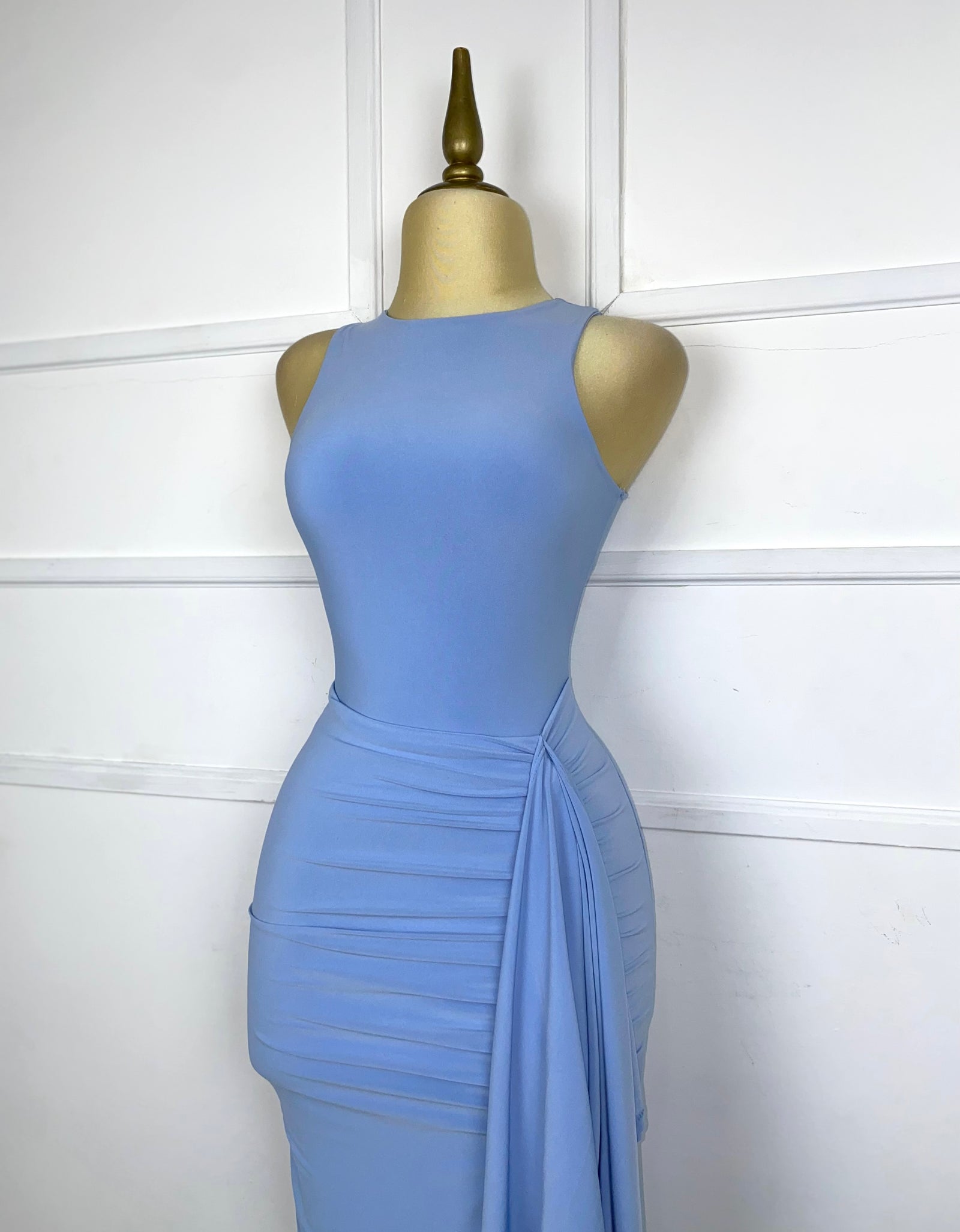Vestido baby blue con drapeado