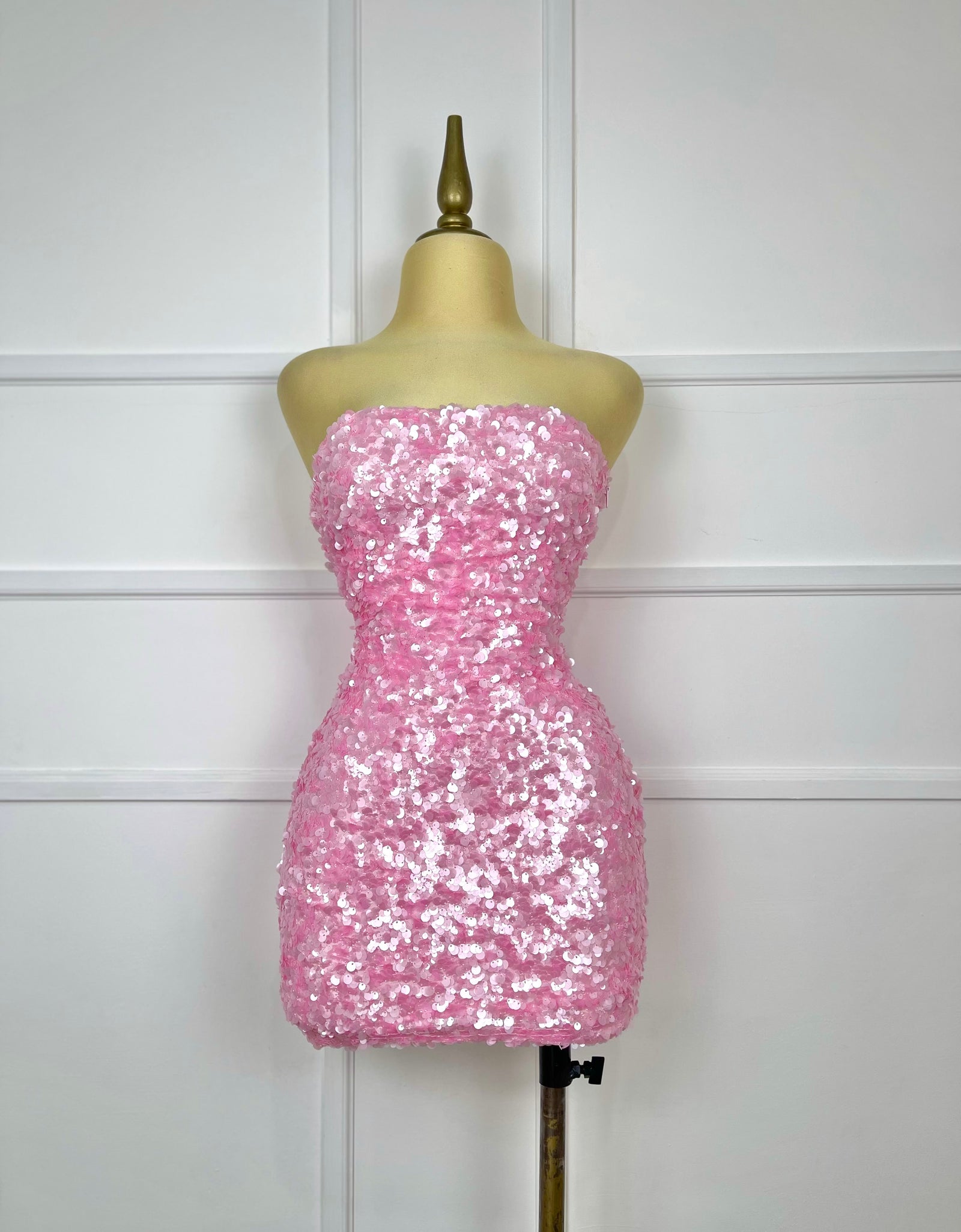 Vestido corto rosa de lentejuela