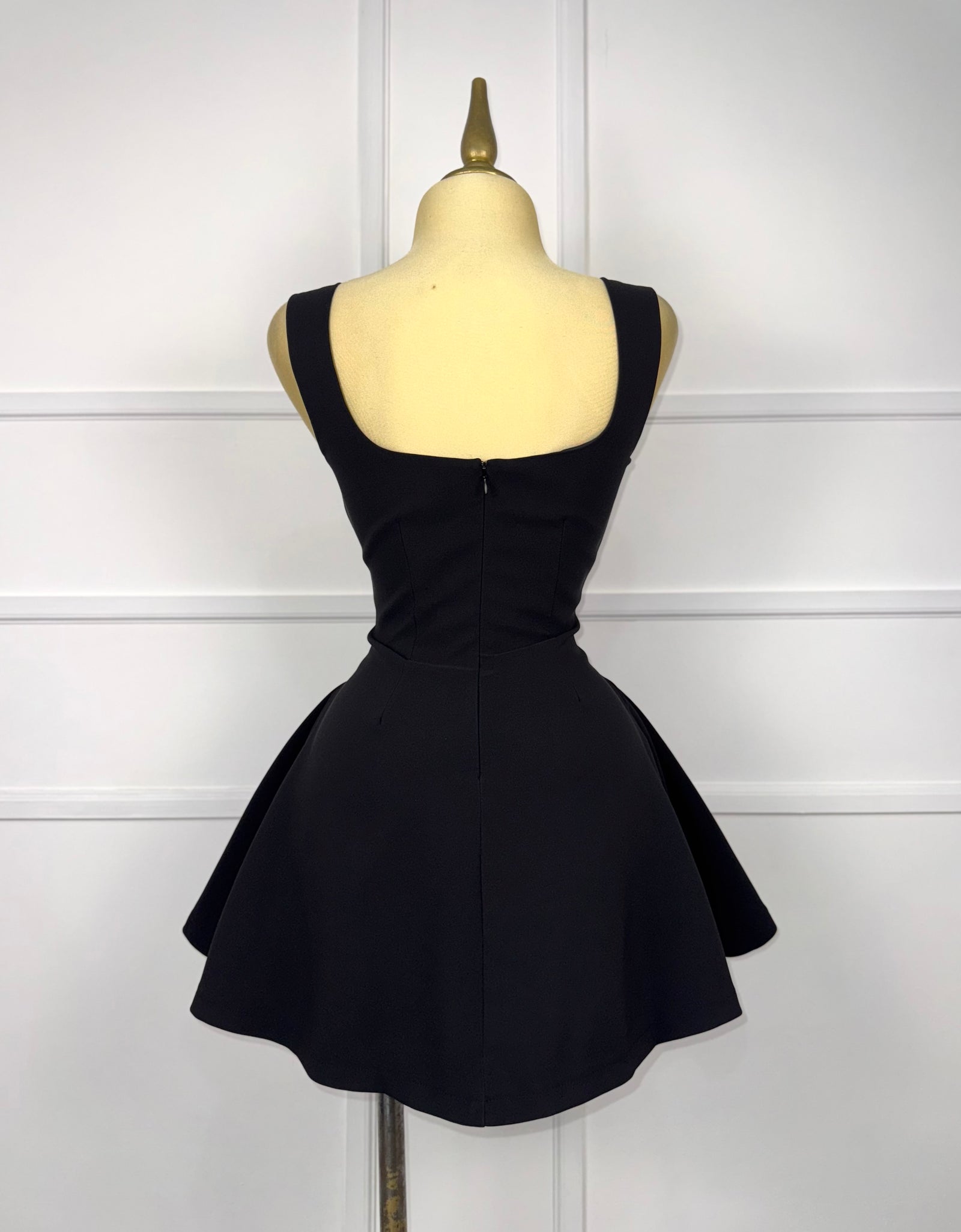 Vestido negro corte A