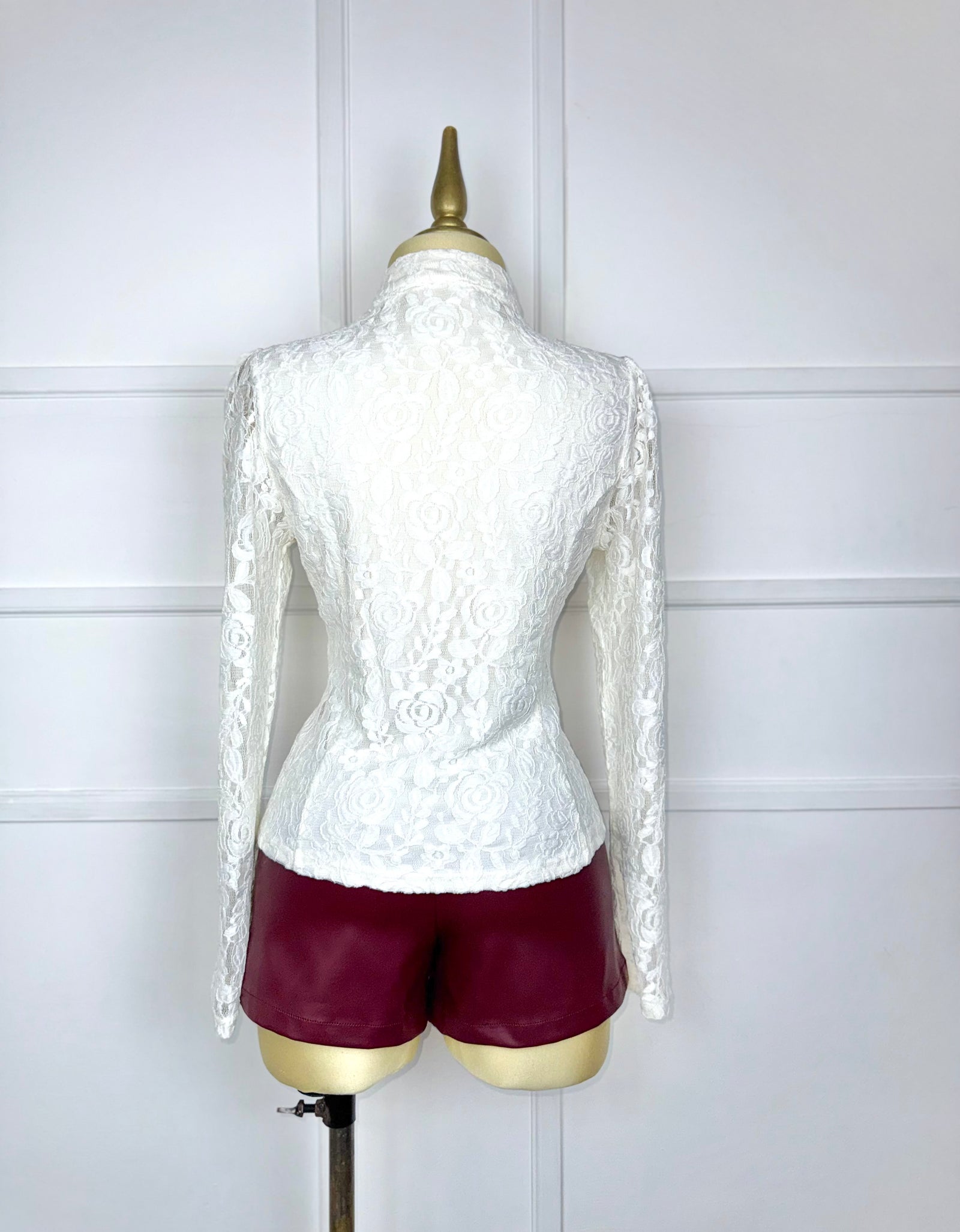 Blusa beige de encaje