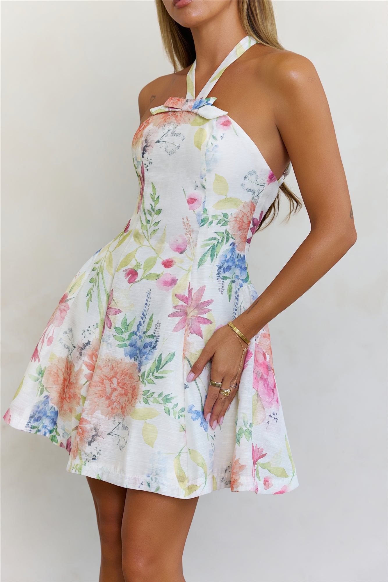 Vestido con flores corte A