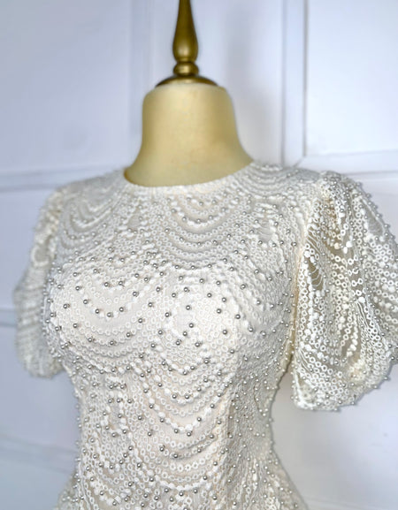 Vestido perlas con encaje