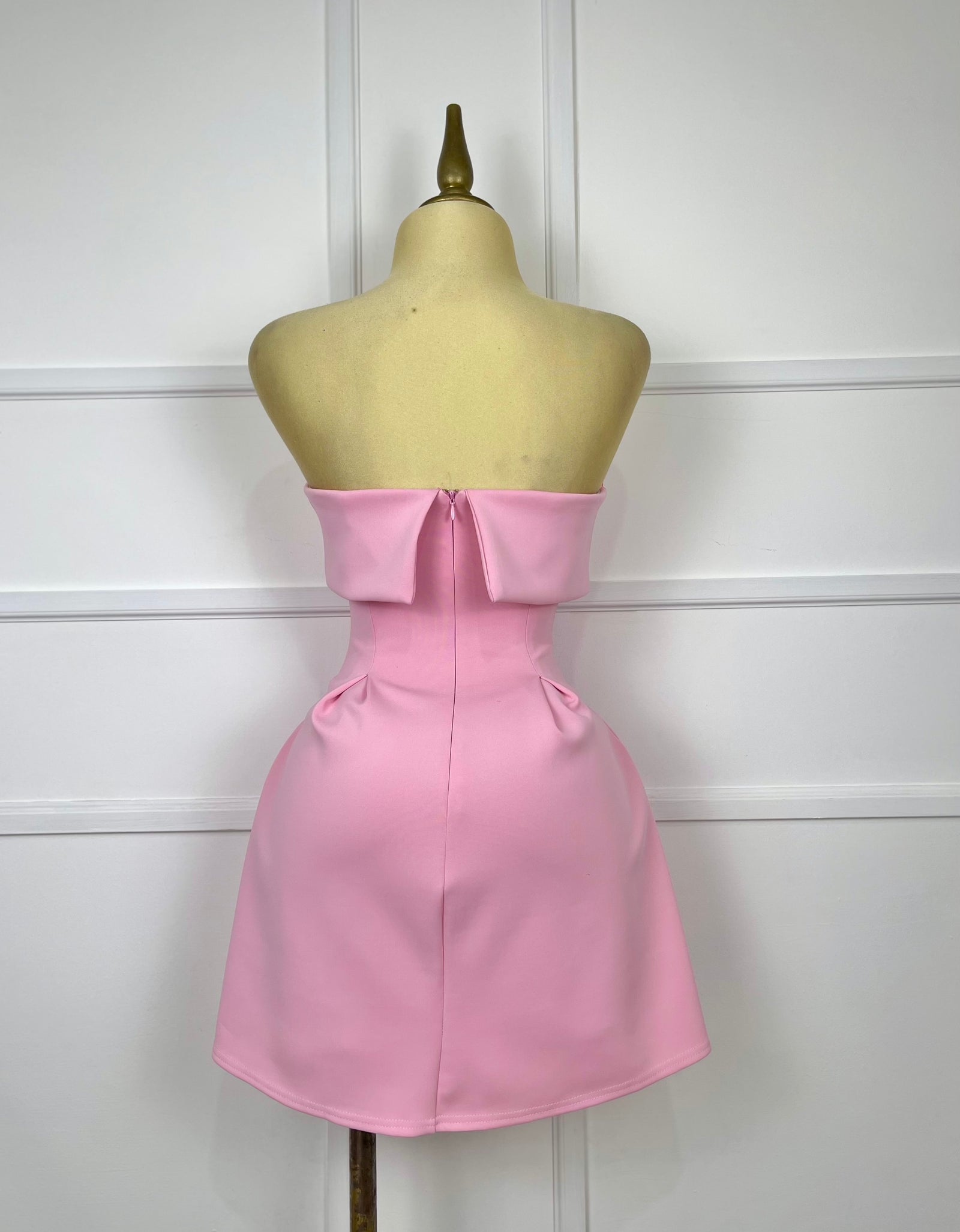 Vestido rosa strapless corte A