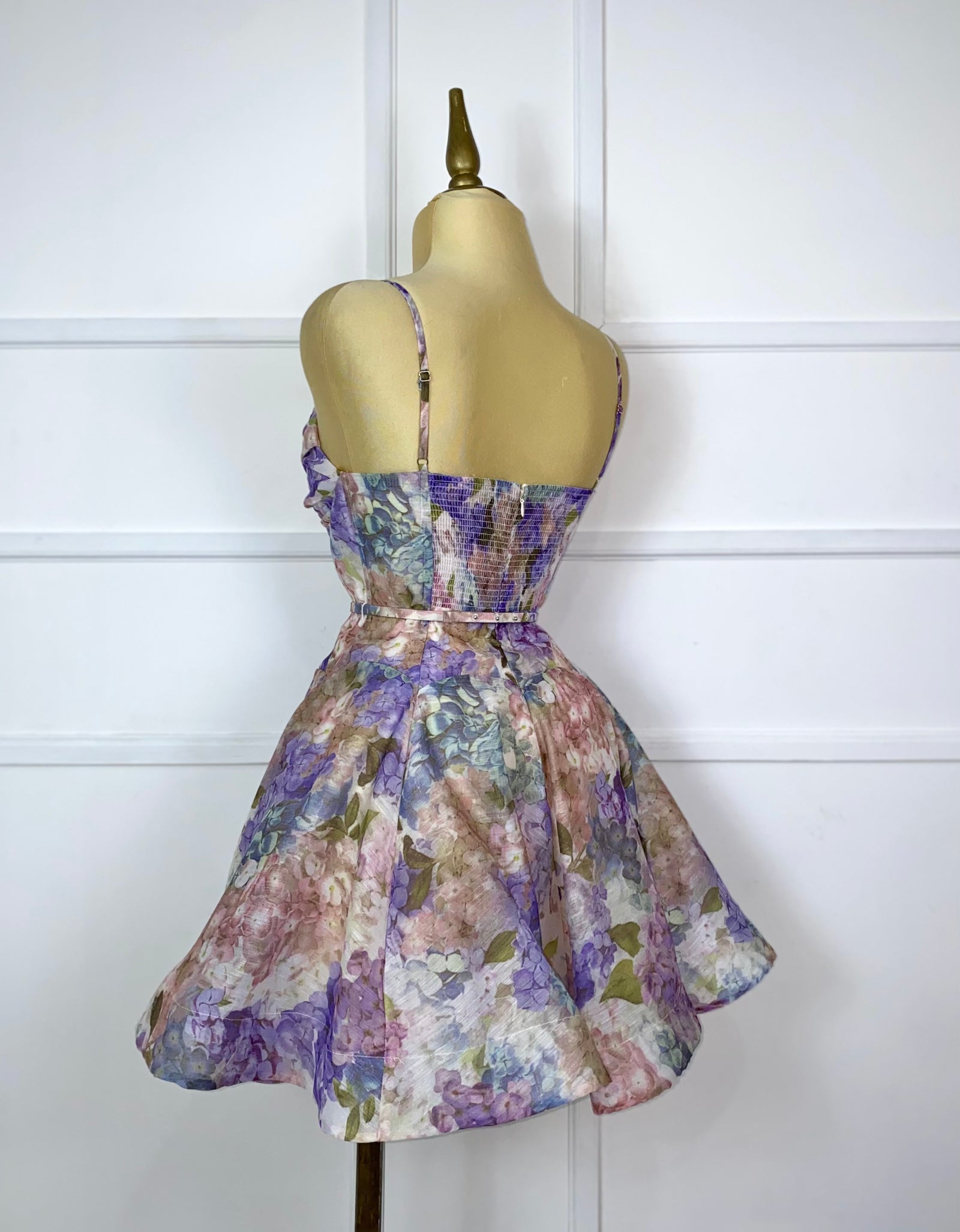 Vestido corto estampado con cinto