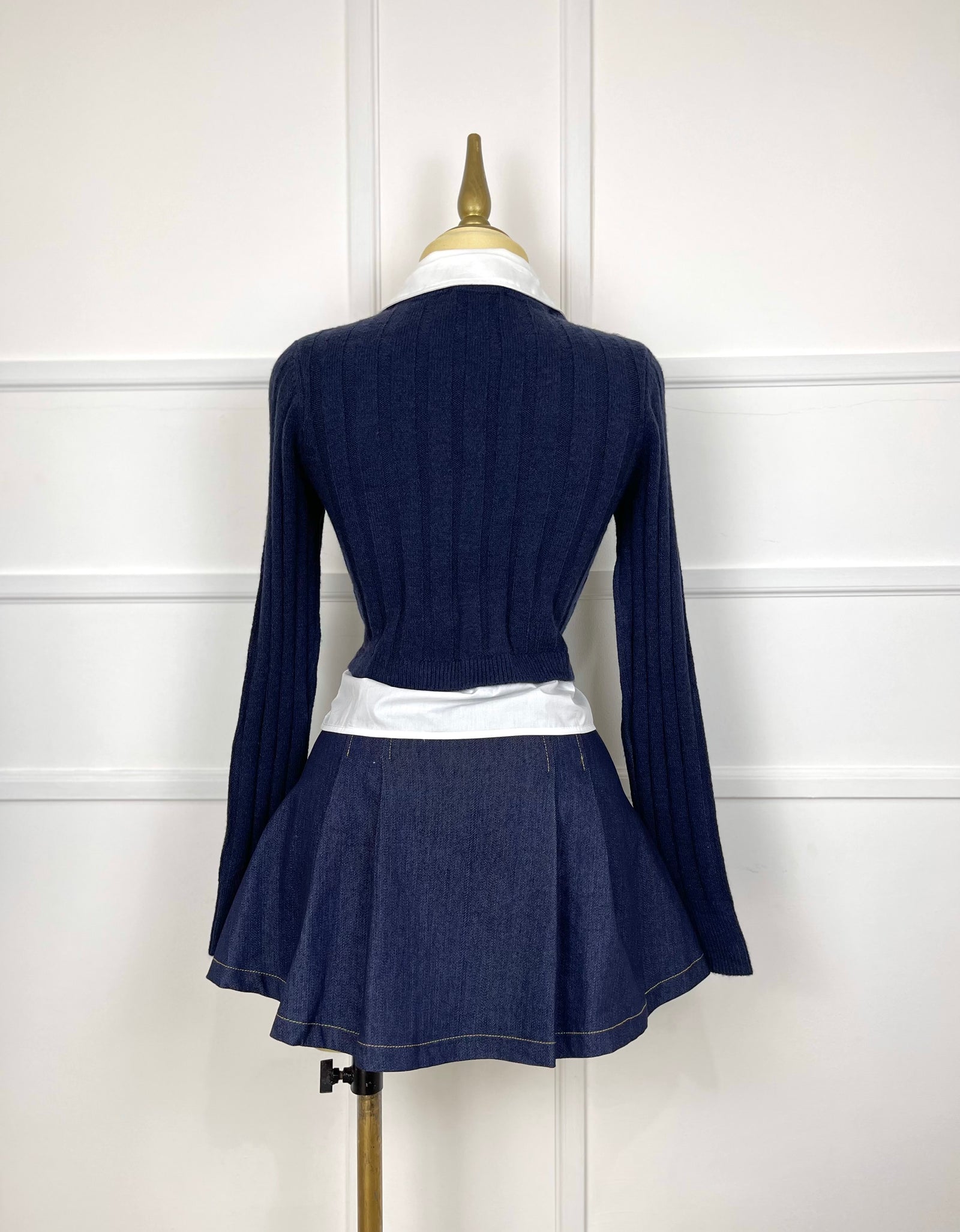 Set mezclilla con blusa tipo suéter