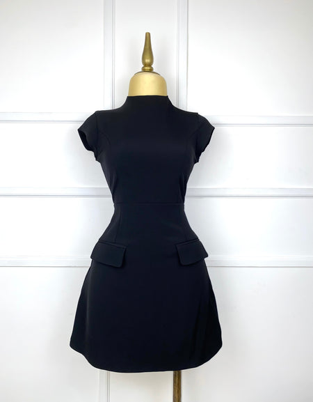 Vestido negro corto liso
