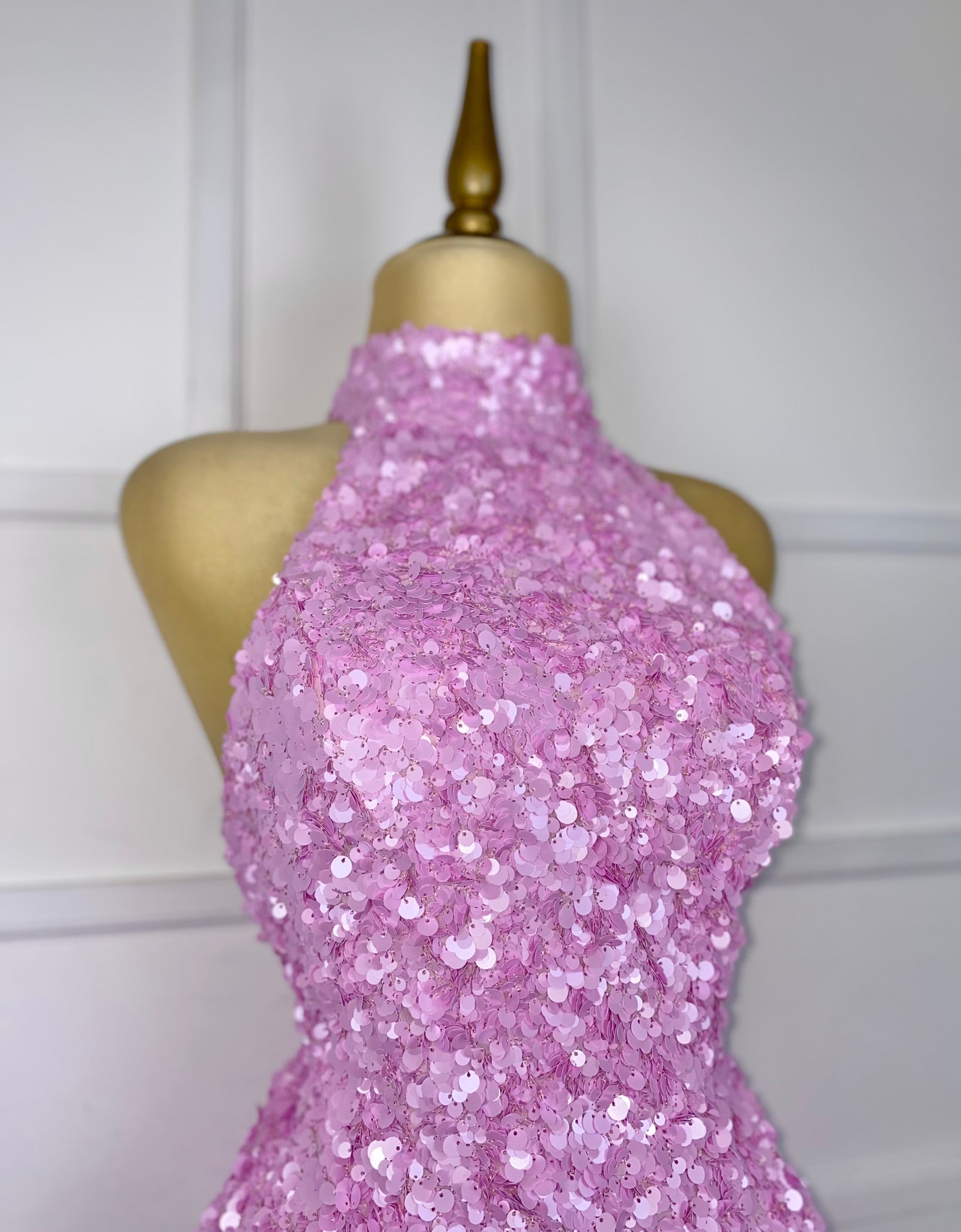 Vestido rosa corto de lentejuelas