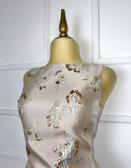 Vestido corto con brocado