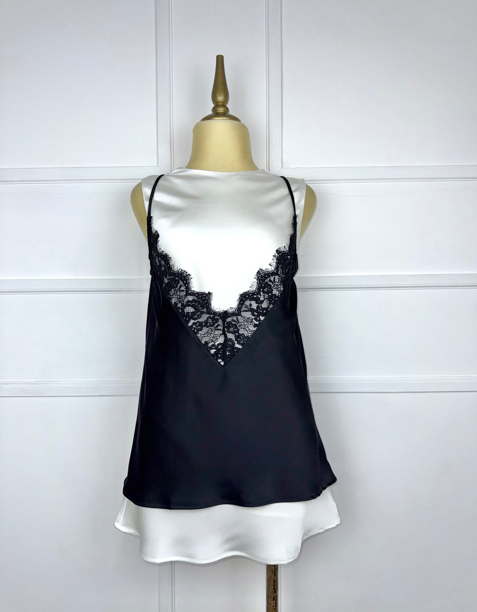 Vestido satinado black & white