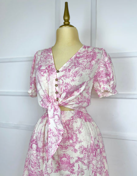 Set beige con estampado rosa