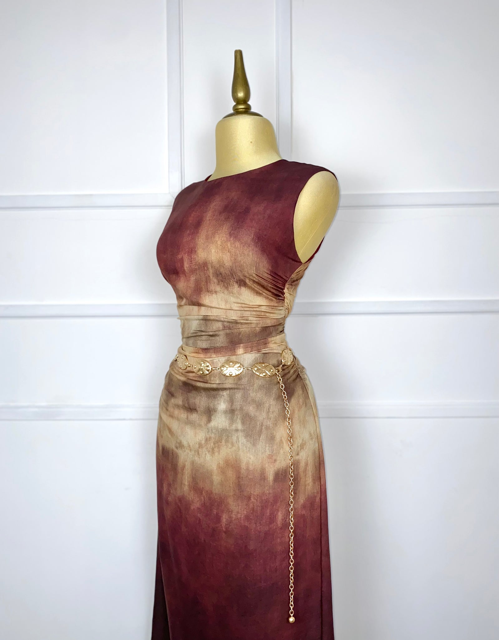 Vestido tinto multi con abertura