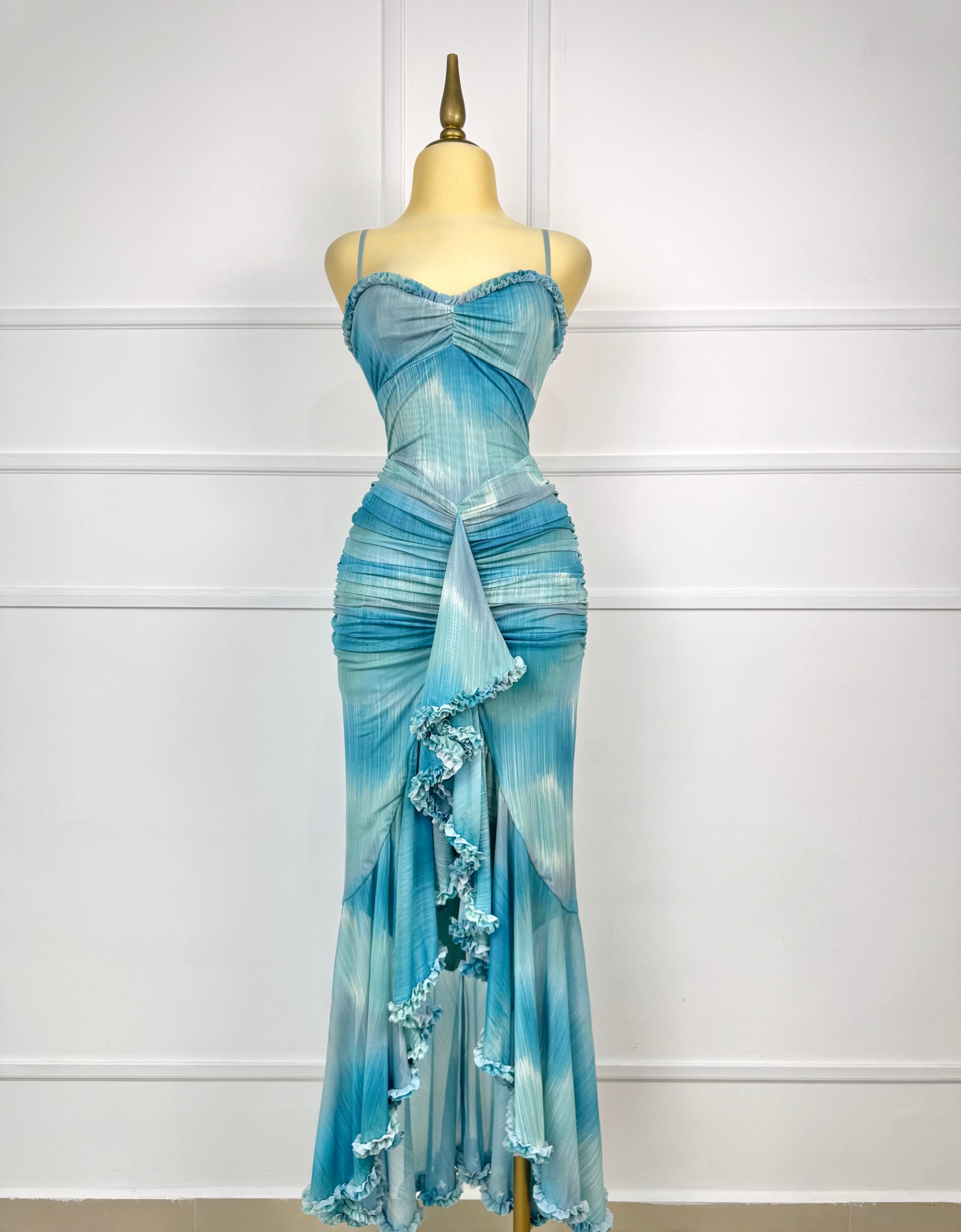 Vestido mesh estampado con olanes