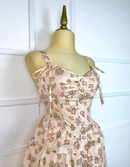 Vestido nude con estampado de flores