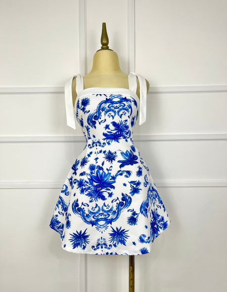 Vestido blanco estampado azul con cordones