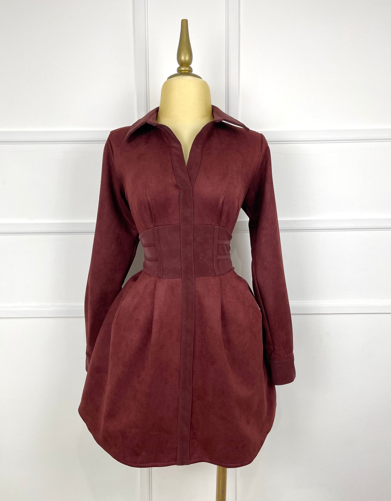 Vestido tinto de gamuza
