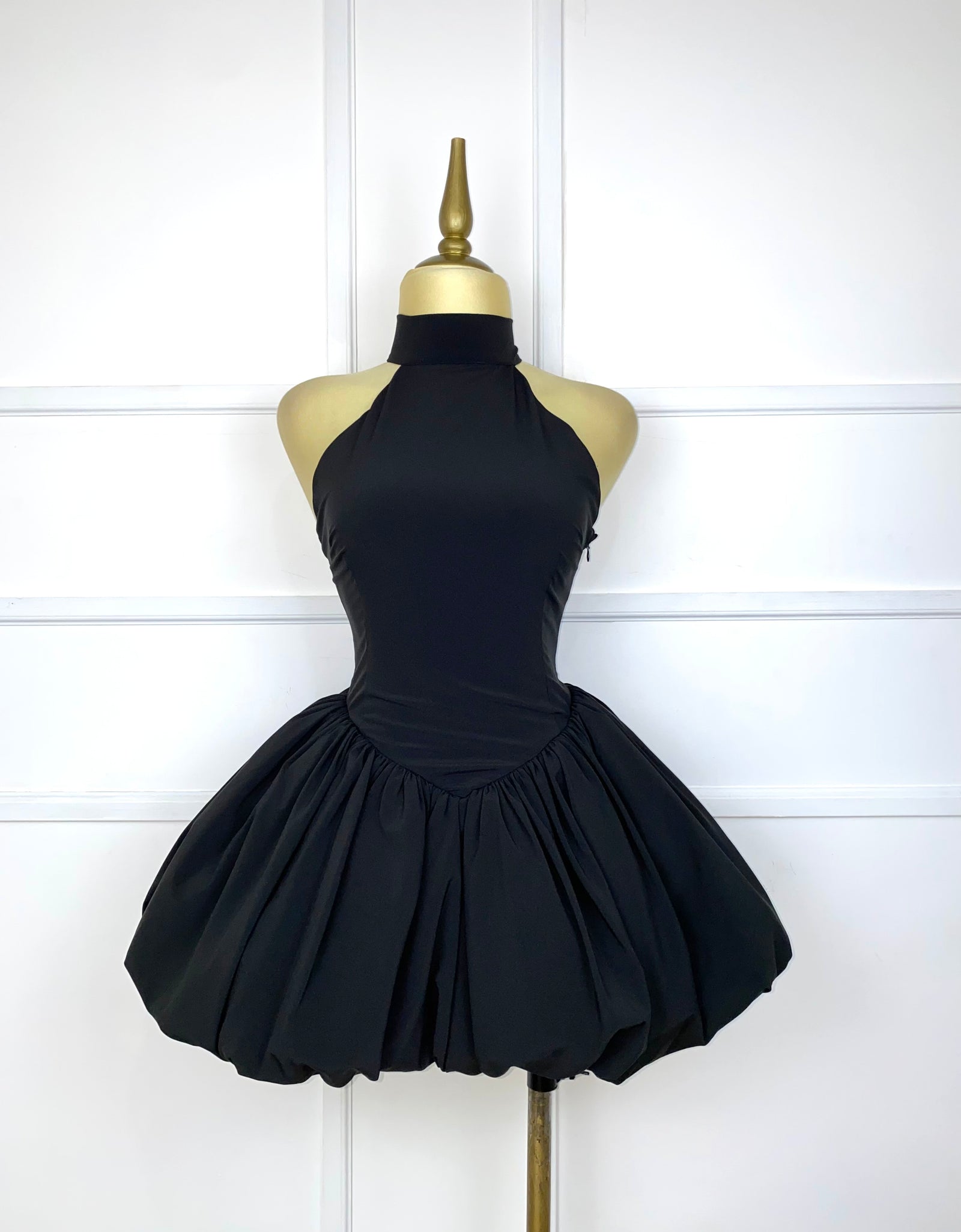 Vestido halter falda bombacha