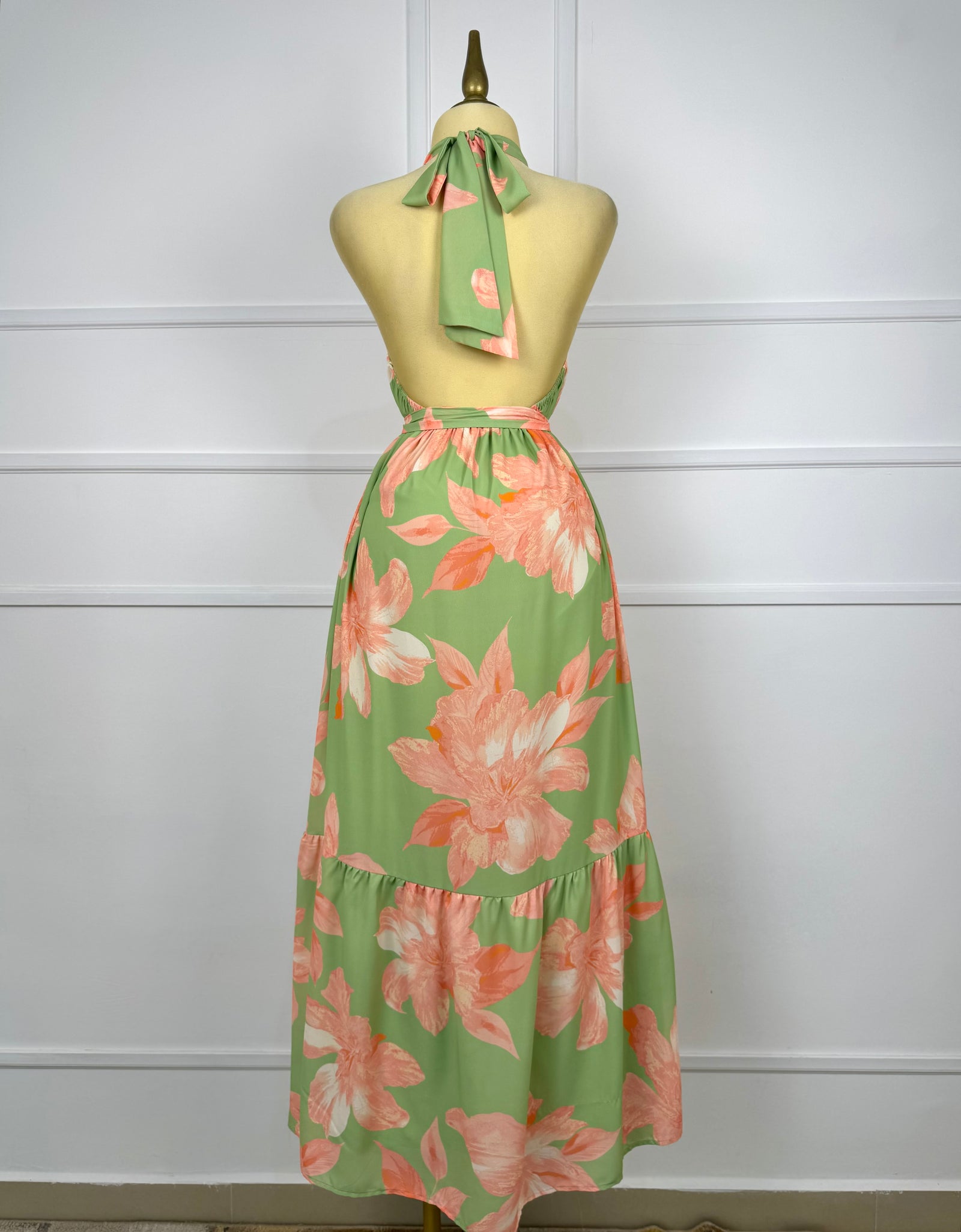 Vestido verde halter con flores