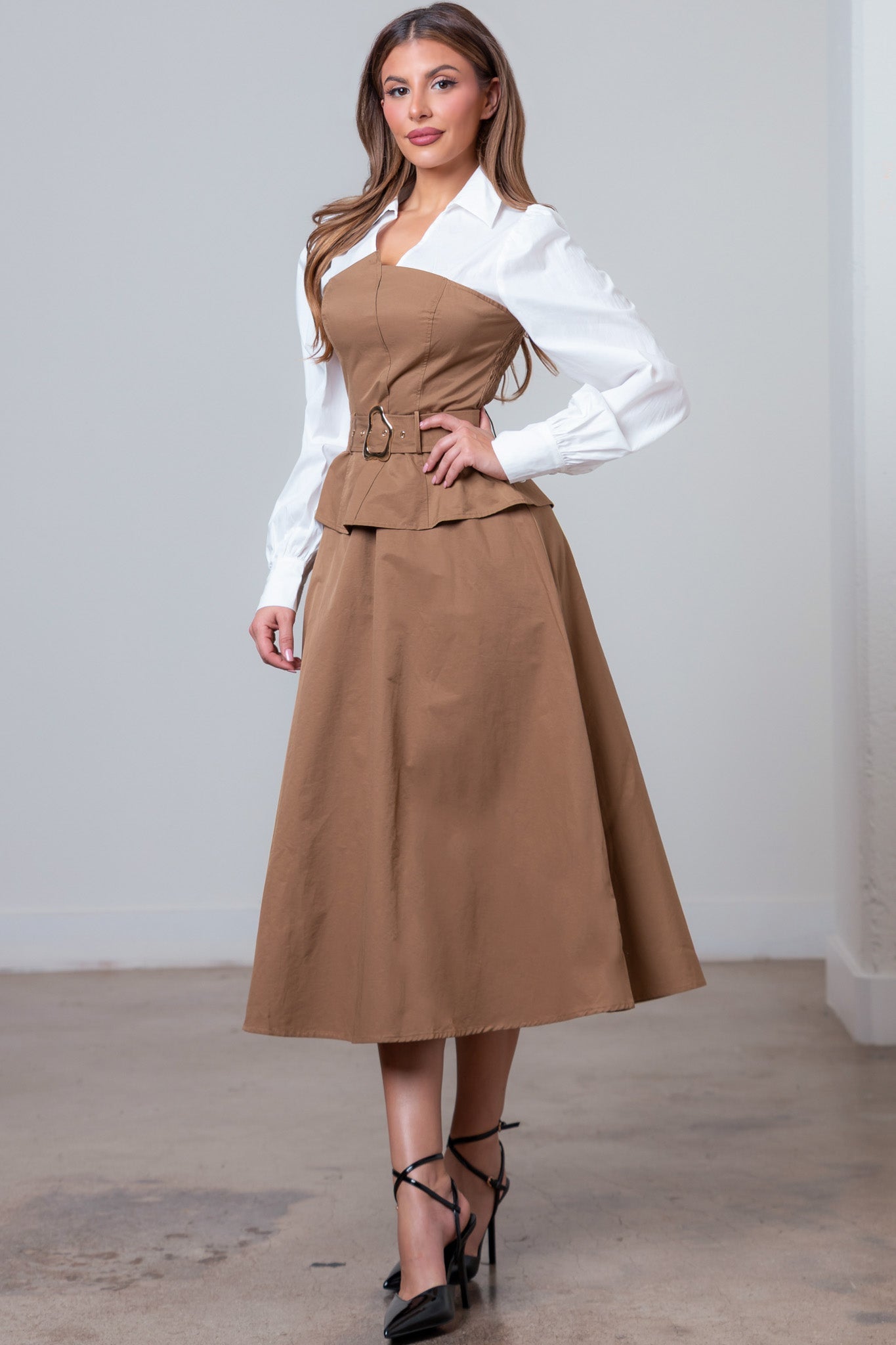 Vestido café midi con cinto