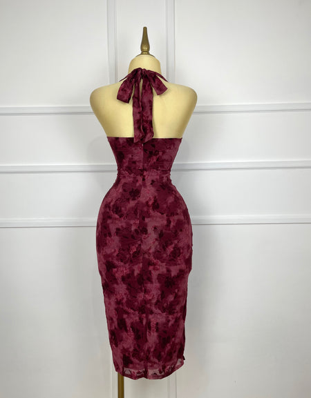 Vestido tinto halter con estampado