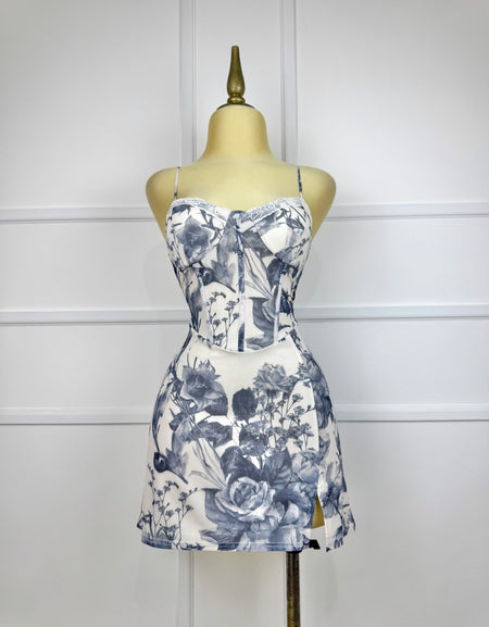 Vestido corto con flores