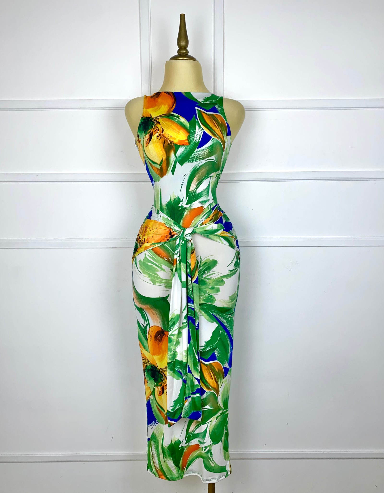 Vestido lycra estampado tropical